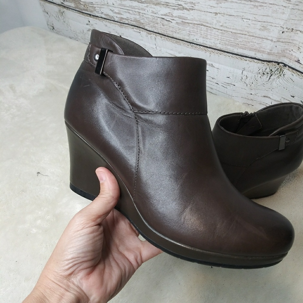 Clarks/ Brown Leather Wedge Bootie/ Sz 7.5